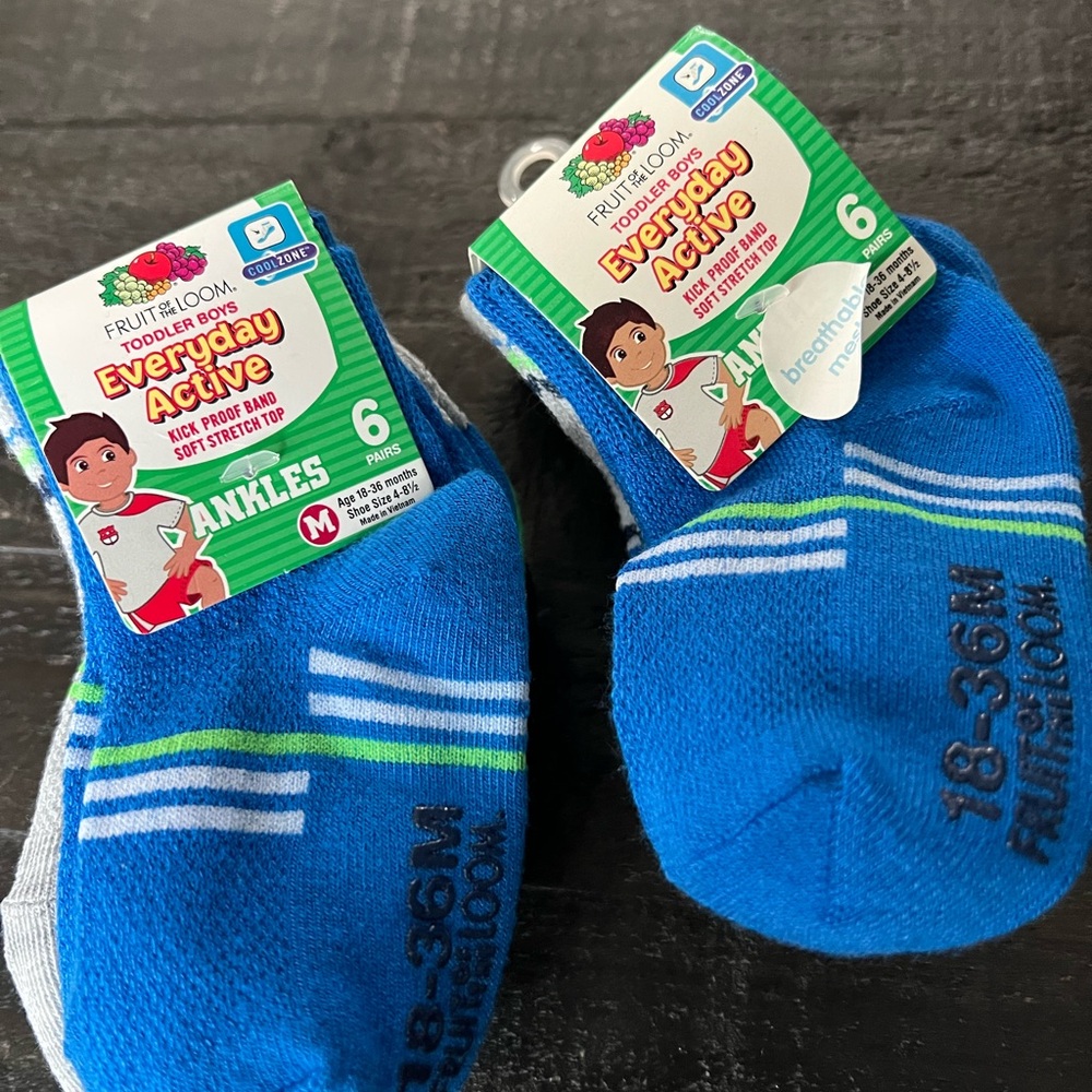Fruit of the loom socks toddler boys size 18/36 months shoes size 4- 8 1/2 (2)